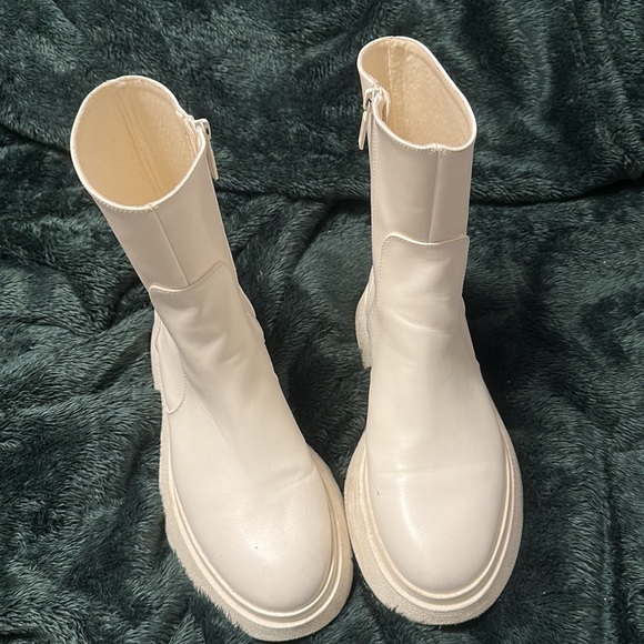 Chunky off-white Zara Chelsea Boot - Picture 4 of 5